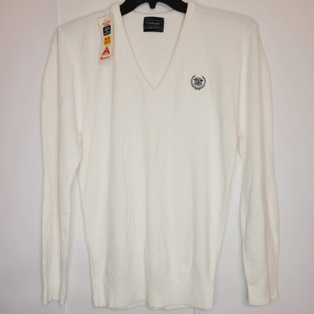 Vantage Classic V-Neck Sweater - White
